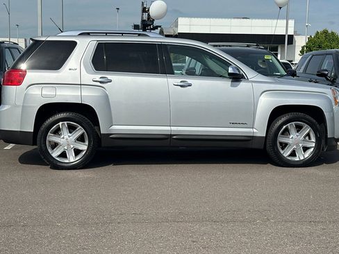 Used 2011 GMC Terrain SLT FWD image 3