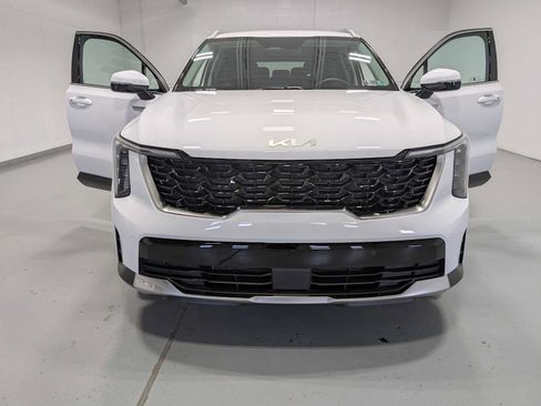 Certified 2025 Kia Sorento S AWD/4WD image 14