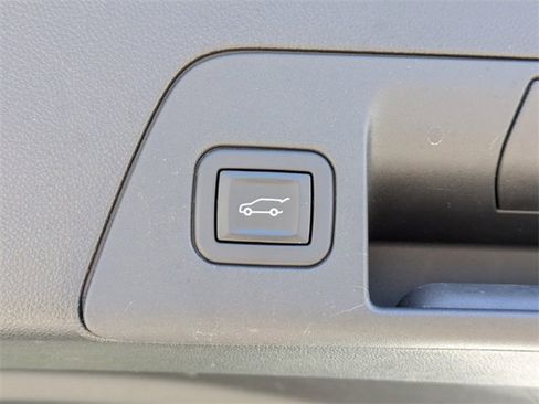 Used 2023 Buick Envision Essence image 13