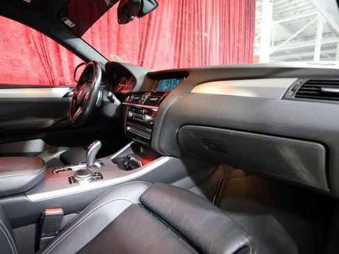 Used 2018 BMW X4 M40i image 28