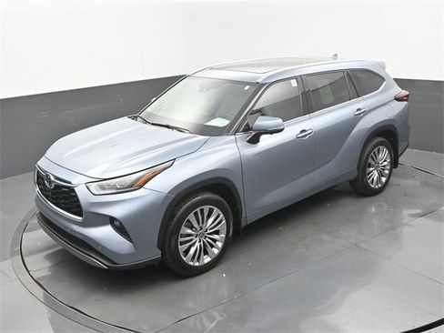 Used 2024 Toyota Highlander Platinum image 33