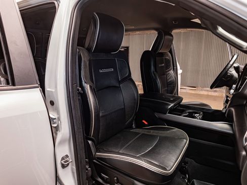 Used 2022 RAM 2500 Laramie w/ Night Edition image 28