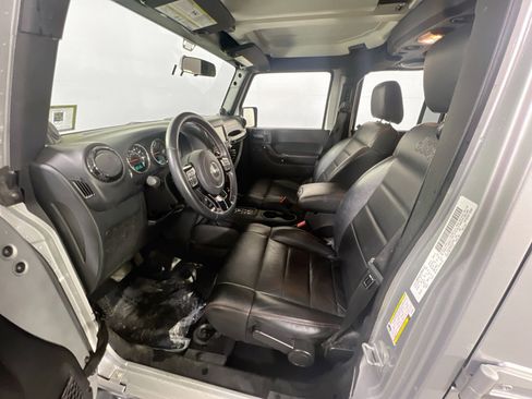 Used 2012 Jeep Wrangler Altitude image 19