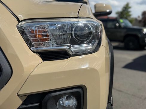 Used 2020 Toyota Tacoma TRD Off-Road w/ Technology Package AWD/4WD image 24