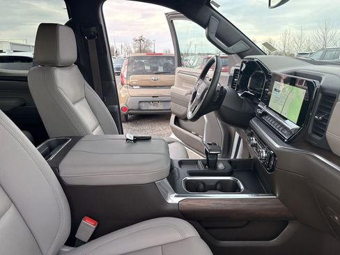 Certified 2025 GMC Sierra 1500 SLT w/ SLT Premium Package image 13