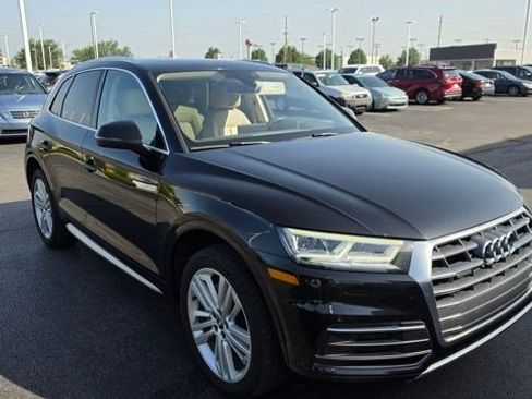 Used 2018 Audi Q5 2.0T Premium Plus w/ Premium Plus Package AWD/4WD image 2