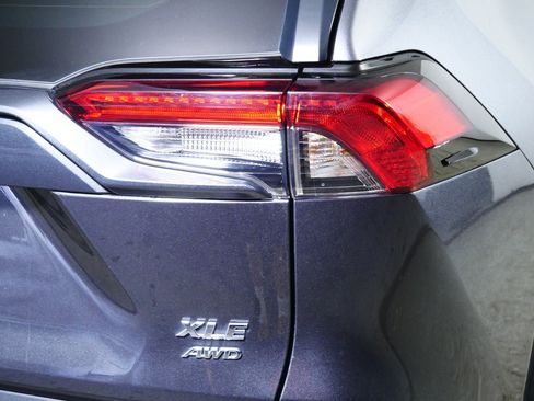 Used 2023 Toyota RAV4 XLE AWD/4WD image 17