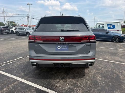 Certified 2025 Volkswagen Atlas Peak Edition SE AWD/4WD image 5