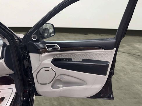 Used 2017 Jeep Grand Cherokee Summit AWD/4WD image 22