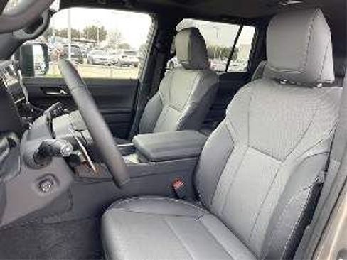 Used 2024 Lexus GX 550 w/ Cold Area Package AWD/4WD image 11