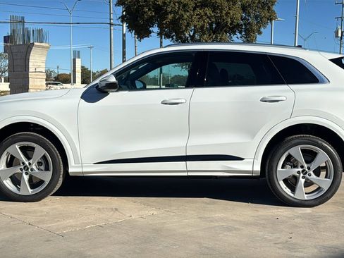 New 2025 Audi Q5 Premium AWD/4WD image 4