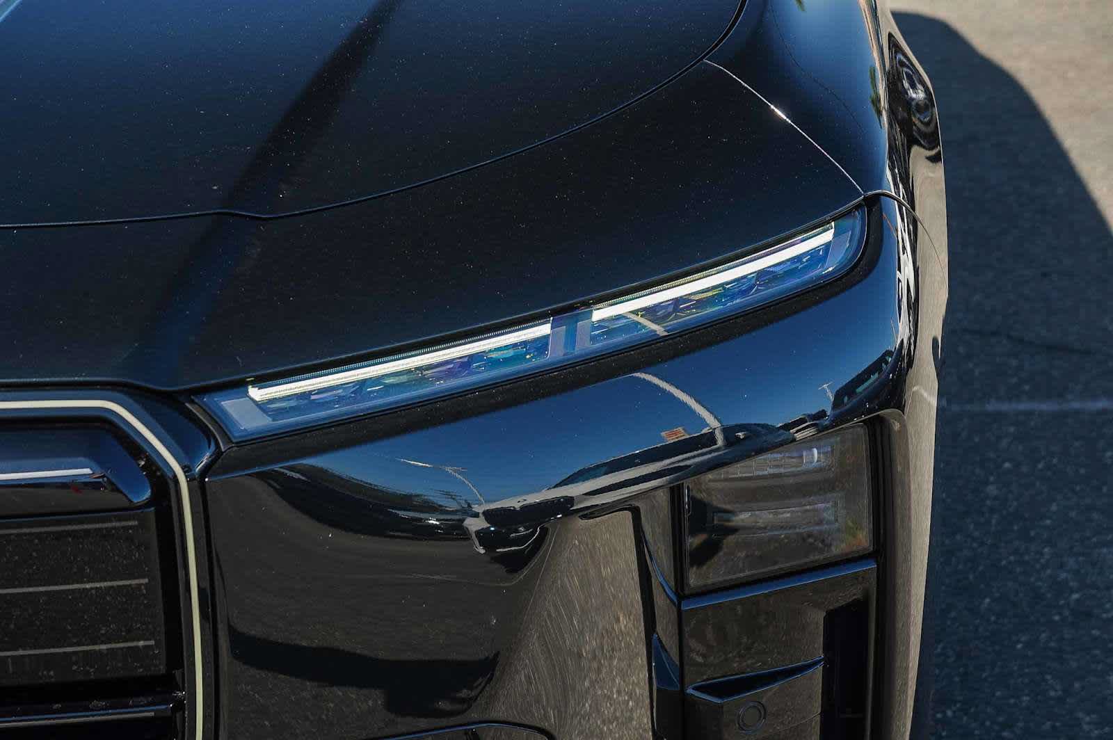 New 2027 BMW 740i RWD image 8
