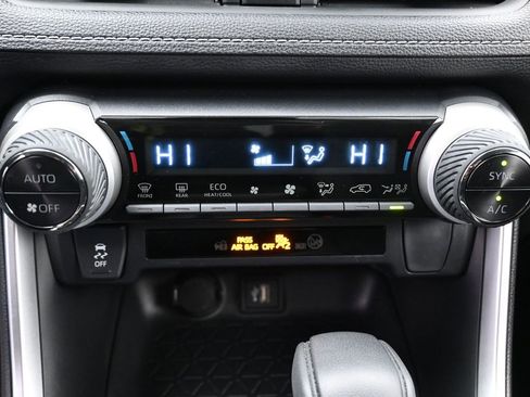 Certified 2025 Toyota RAV4 LE image 21