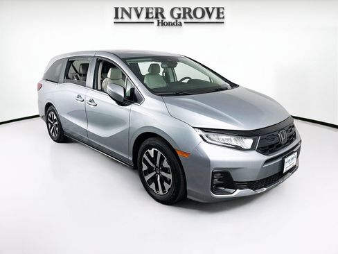 Certified 2026 Honda Odyssey EX-L image 3