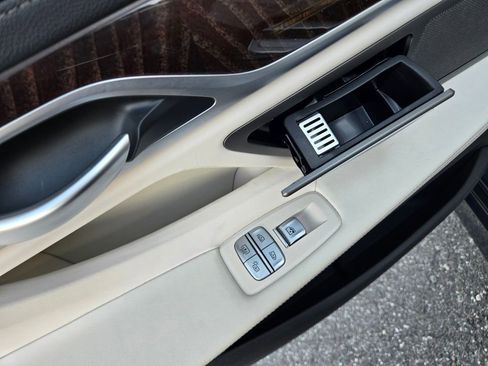 Used 2020 BMW 740i w/ Premium Package image 42