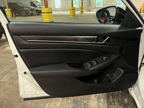 Used 2022 Honda Accord Sport image 29