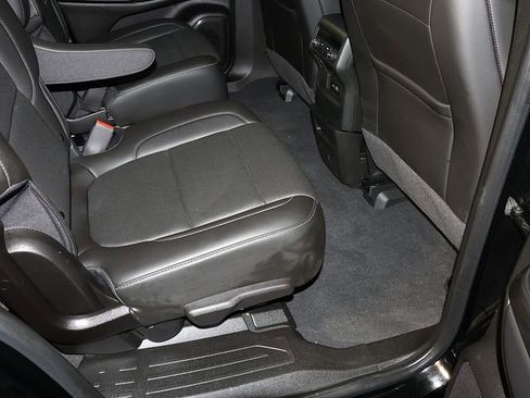Used 2023 GMC Acadia SLT w/ Elevation Edition AWD/4WD image 32