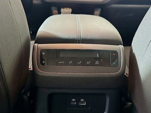 New 2025 Nissan Pathfinder SV w/ Black Appearance Package image 24