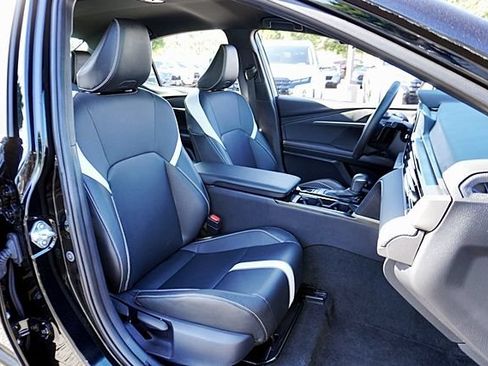 Used 2025 Toyota Camry SE FWD image 13