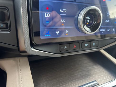 Used 2023 Ford Expedition Max Limited RWD image 19