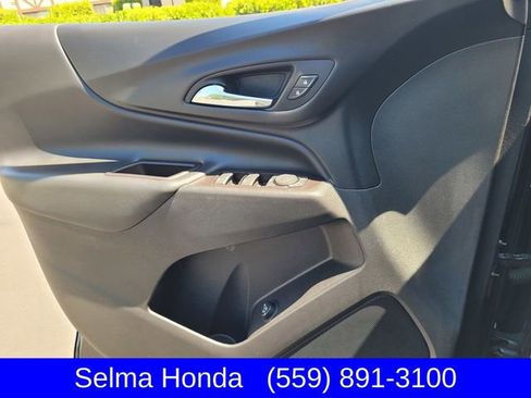 Used 2022 Chevrolet Equinox LT w/ Driver Convenience Package AWD/4WD image 13