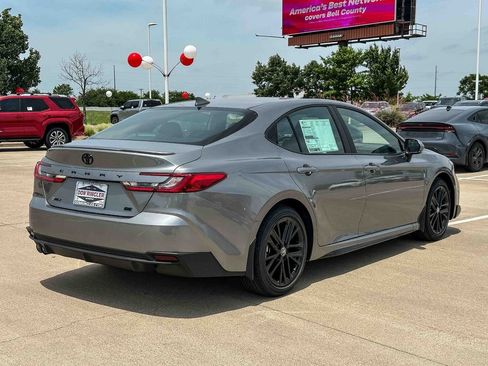 Used 2026 Toyota Camry SE w/ Multimedia Upgrade Package FWD image 5