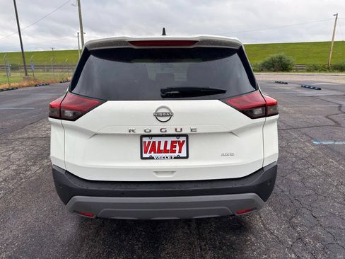 Used 2023 Nissan Rogue S AWD/4WD image 7