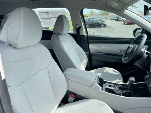 Used 2025 Hyundai Tucson SE image 49
