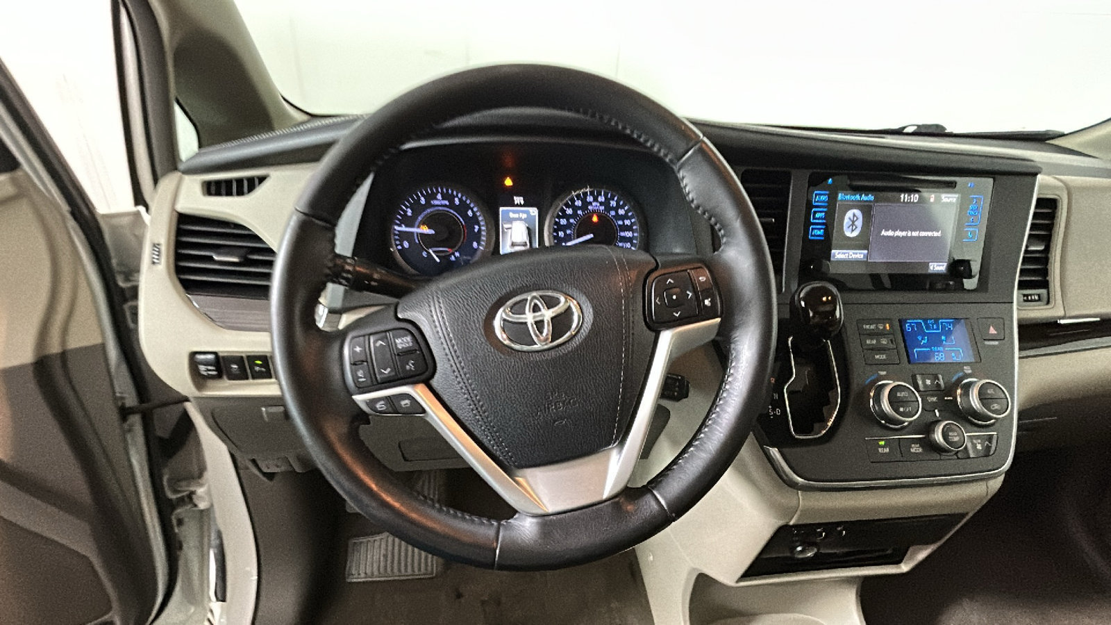 Used 2015 Toyota Sienna XLE Premium AWD/4WD image 18