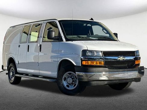 Used 2024 Chevrolet Express 2500 w/ Driver Convenience Package image 2