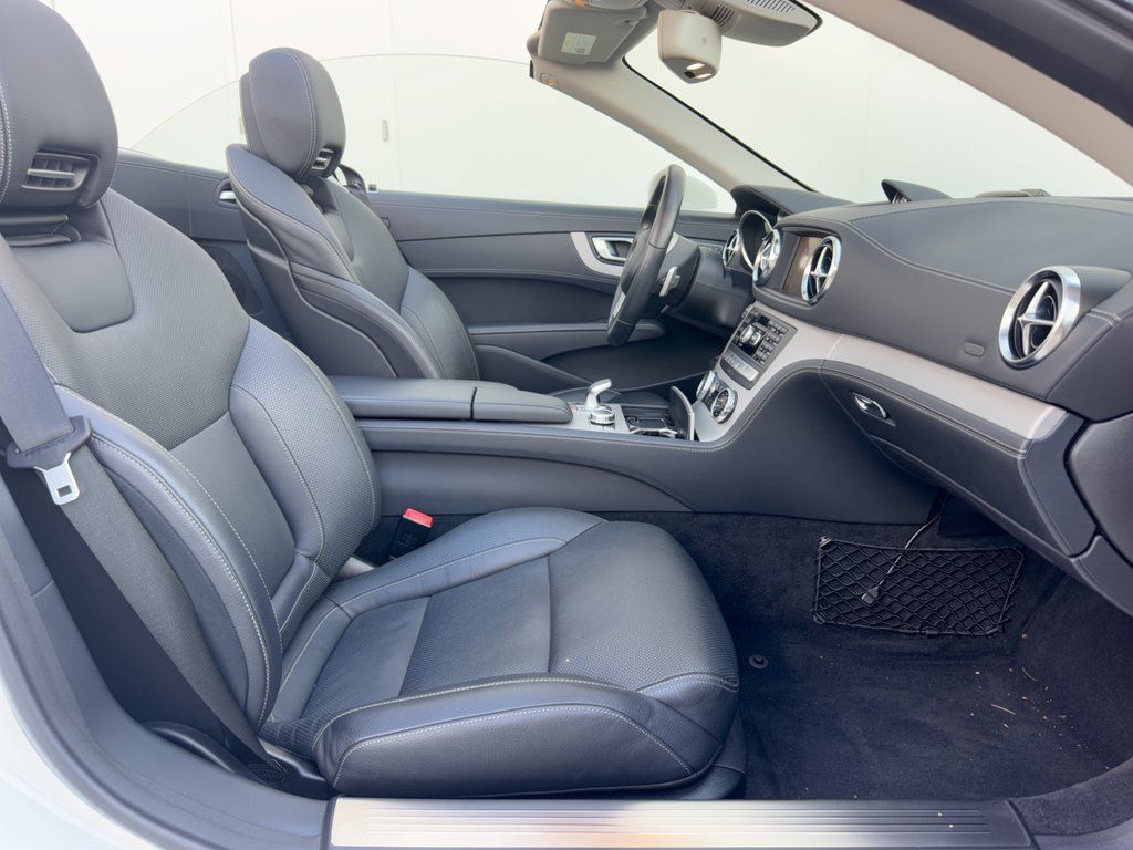 Used 2013 Mercedes-Benz SL 550 image 30