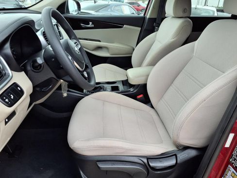 Used 2019 Kia Sorento FWD image 23