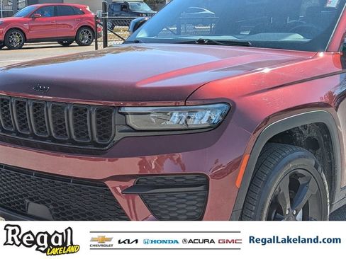 Used 2022 Jeep Grand Cherokee Altitude image 6