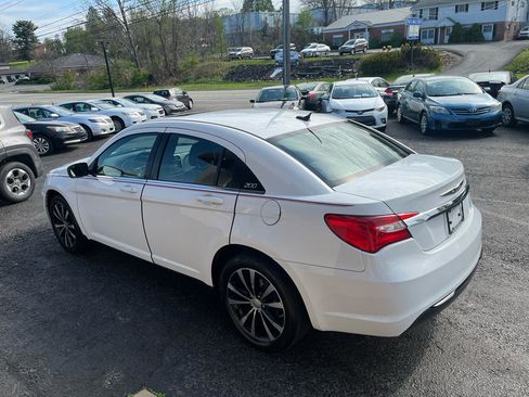 Used 2013 Chrysler 200 Touring w/ S Exterior Appearance Pkg FWD image 9