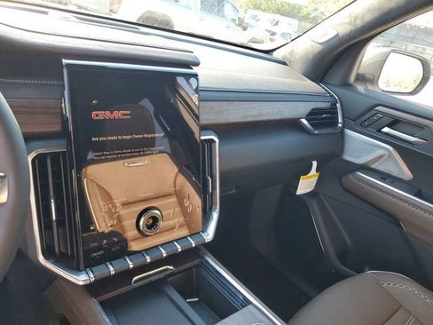 New 2026 GMC Acadia Denali Ultimate AWD/4WD image 28