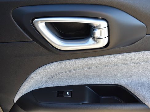 Used 2022 Jeep Compass Latitude image 14