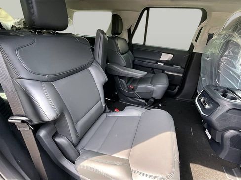 New 2026 Ford Expedition Active AWD/4WD image 8