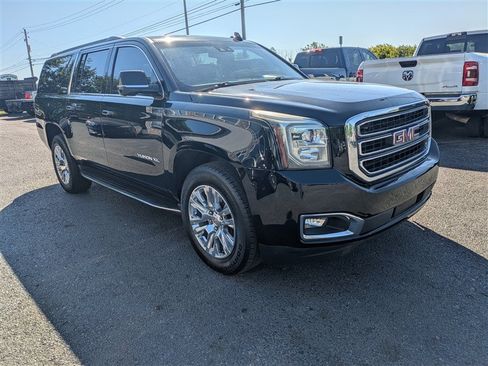 Used 2019 GMC Yukon XL SLT w/ Open Road Package AWD/4WD image 8