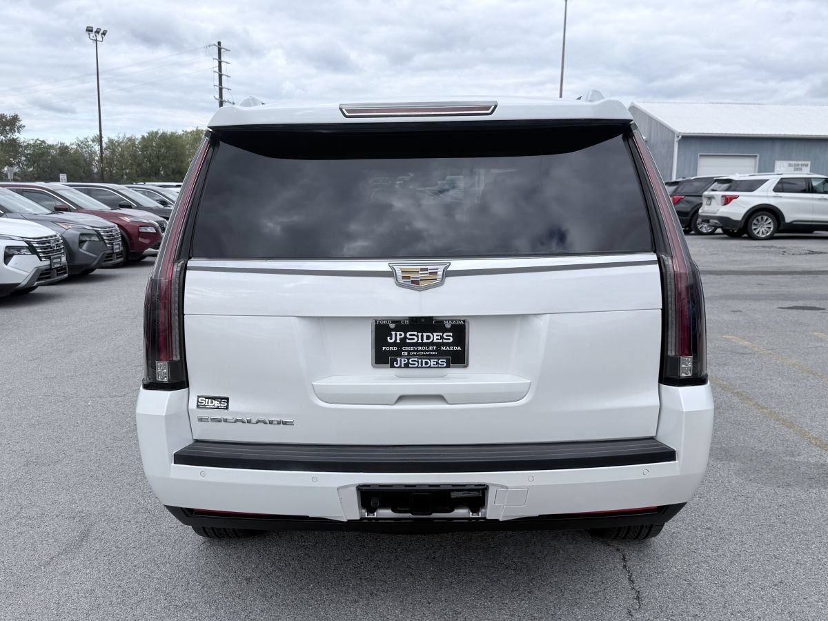 Used 2017 Cadillac Escalade Luxury RWD image 6