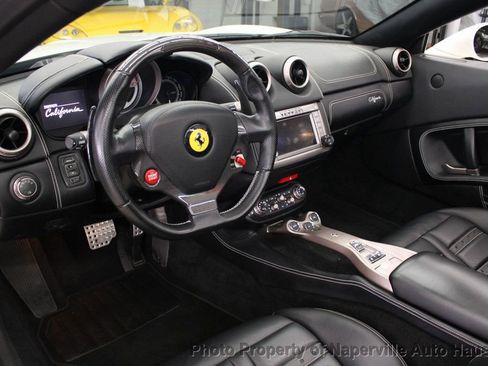 Used 2013 Ferrari California image 17