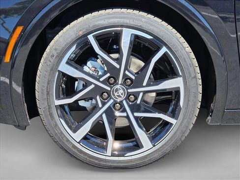 New 2026 Toyota Prius Plug-In Hybrid image 10