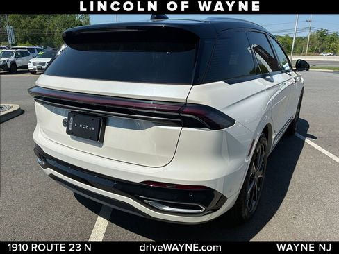 Certified 2024 Lincoln Nautilus Reserve w/ Equipment Group 202A AWD/4WD image 8