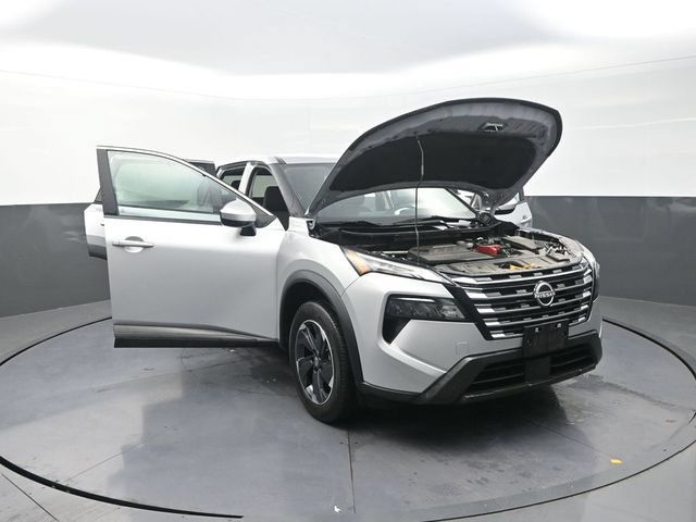 Used 2024 Nissan Rogue SV AWD/4WD image 39
