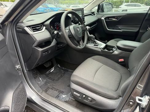 Used 2021 Toyota RAV4 XLE AWD/4WD image 13