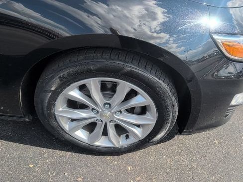 Used 2019 Chevrolet Malibu LT FWD image 12