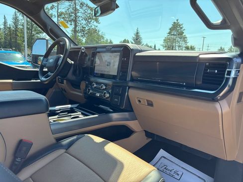 Used 2025 Ford F250 Lariat w/ Chrome Package AWD/4WD image 22