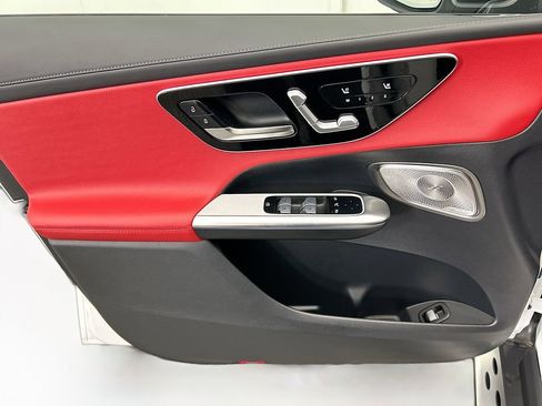 Certified 2025 Mercedes-Benz GLC 300 image 23