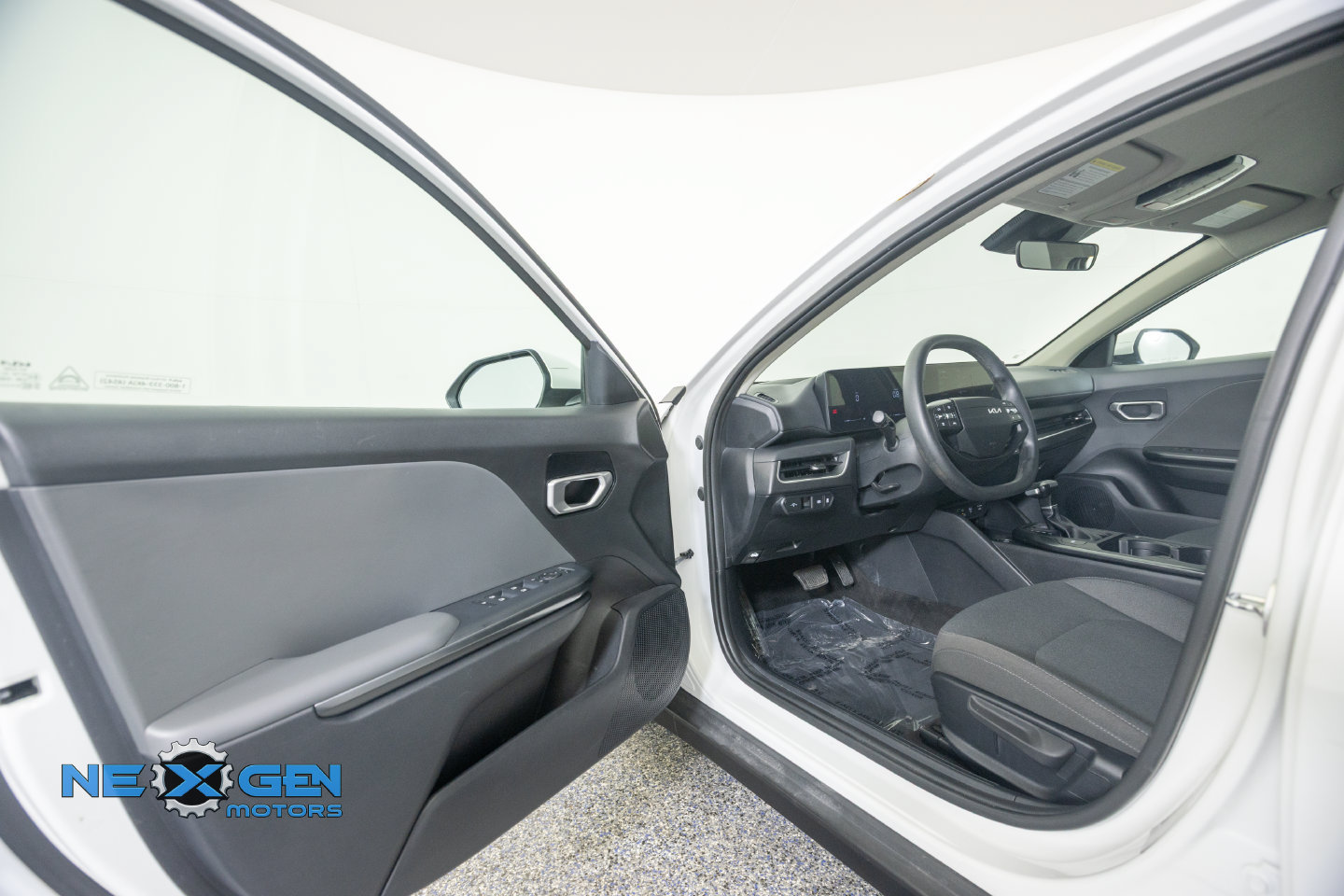 Used 2025 Kia K4 FWD image 12