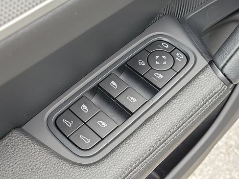 Certified 2024 Porsche Cayenne Coupe AWD/4WD image 26