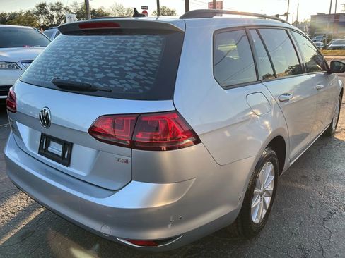 Used 2017 Volkswagen Golf S FWD image 5